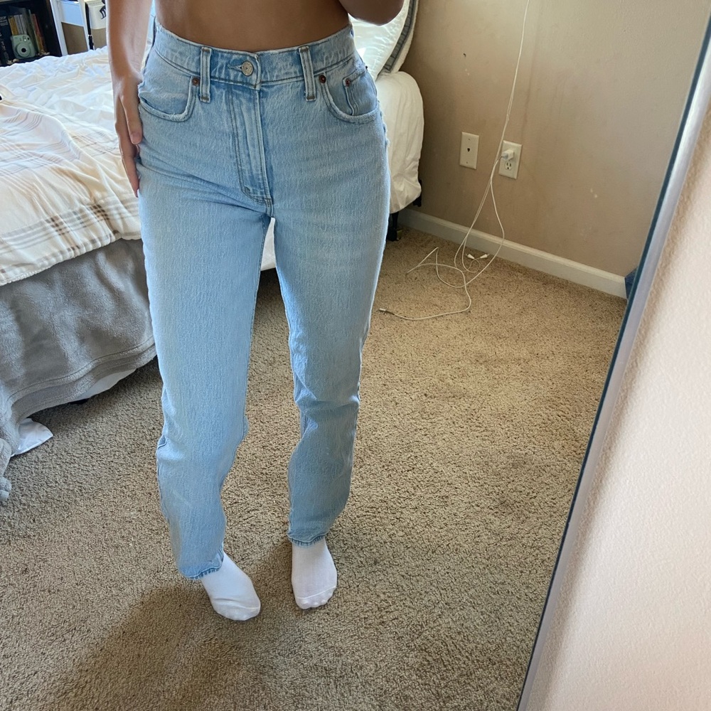 Abercrombie Curve Love Ultra High Rise 90s Straight Jean